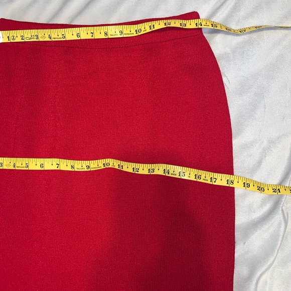 St. John collection Santana knit Vibrant Red Pencil Skirt size 6 made in USA - Picture 4 of 6